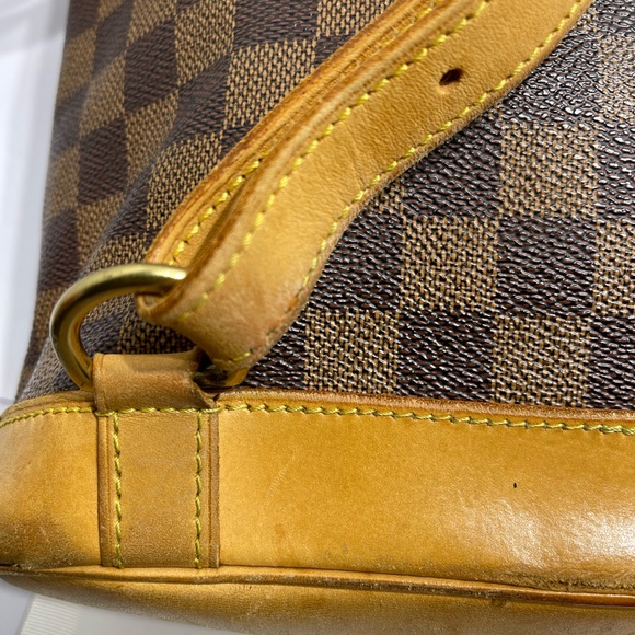 Louis Vuitton Backpack in Damier Ebene, preloved with dust bag. - Picture 13 of 16